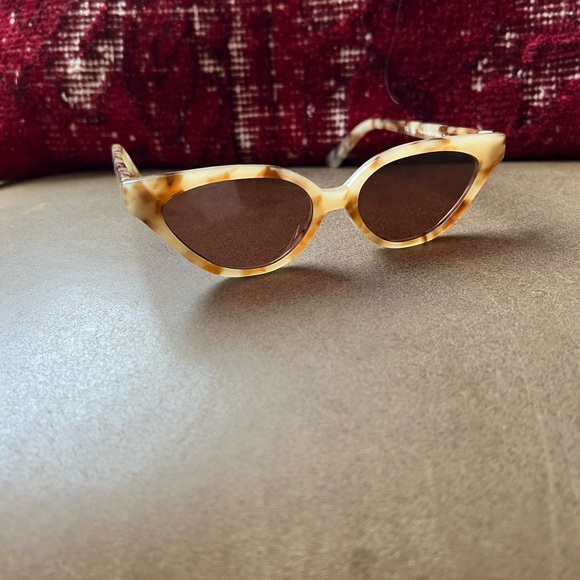 Velvet Canyon Tortoiseshell Sunglasses - Picture 4 of 5
